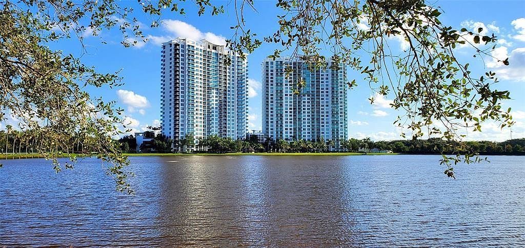 2641 N Flamingo Rd APT 1105N Sunrise, FL 33323 - Thumbnail 3