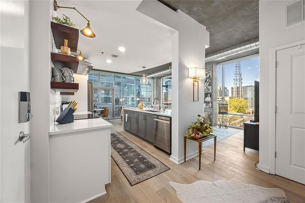 923 Peachtree St NE UNIT 939 Atlanta, GA 30309 - Thumbnail 3