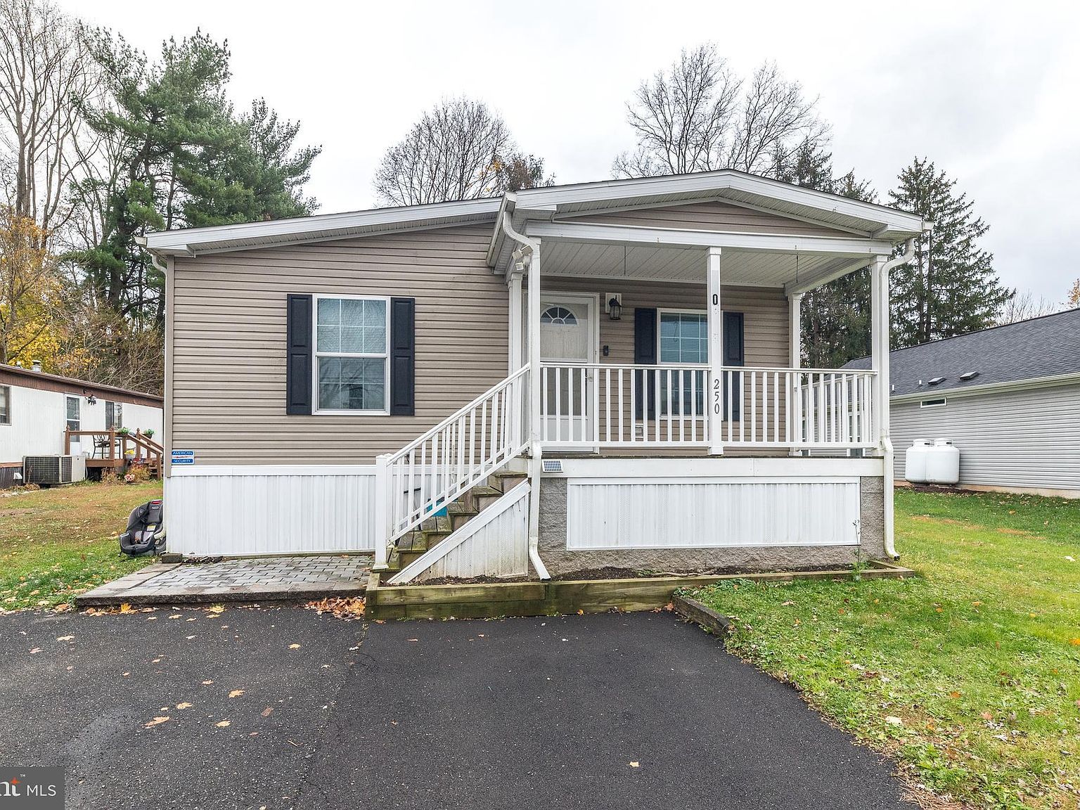 250 Wooded Dr Doylestown, PA 18901 - Thumbnail 3