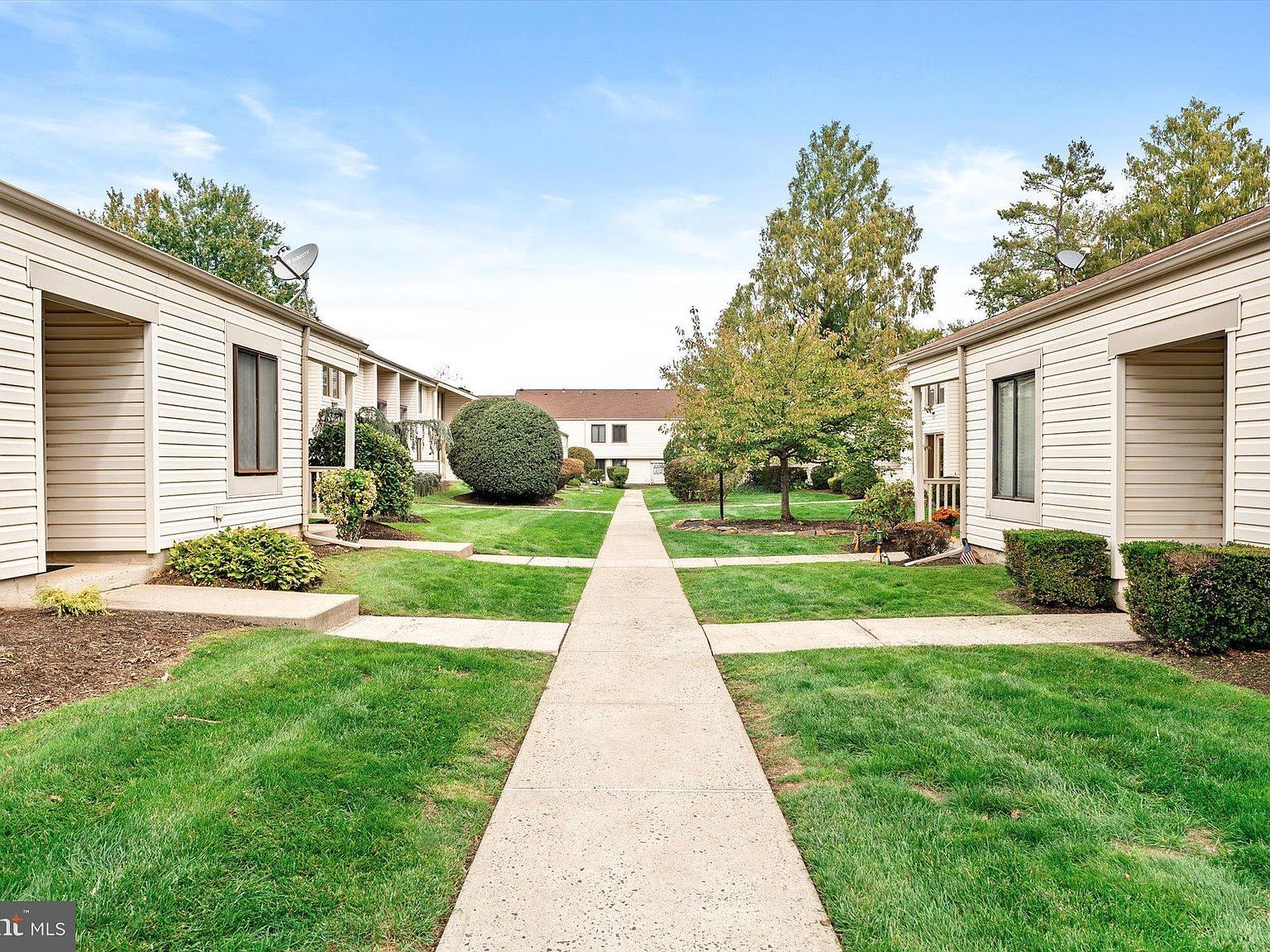 U7 Avon Dr East Windsor, NJ 08520 - Thumbnail 3