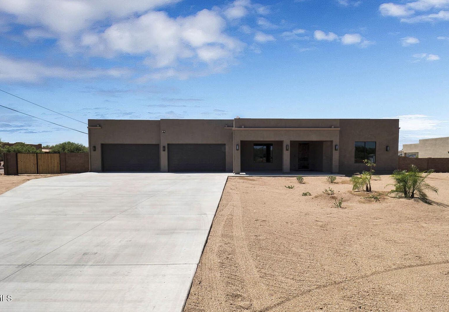 1841 E Lavitt Ln Phoenix, AZ 85086 - Thumbnail 3