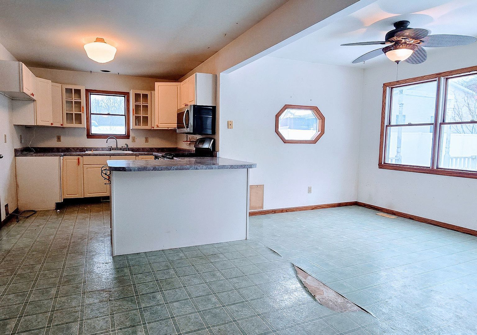 (undisclosed Address) Mahomet, IL 61853 - Thumbnail 3