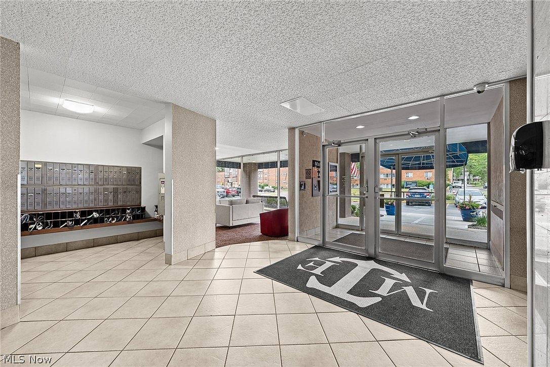 12520 Edgewater Dr APT 1009 Lakewood, OH 44107 - Thumbnail 3