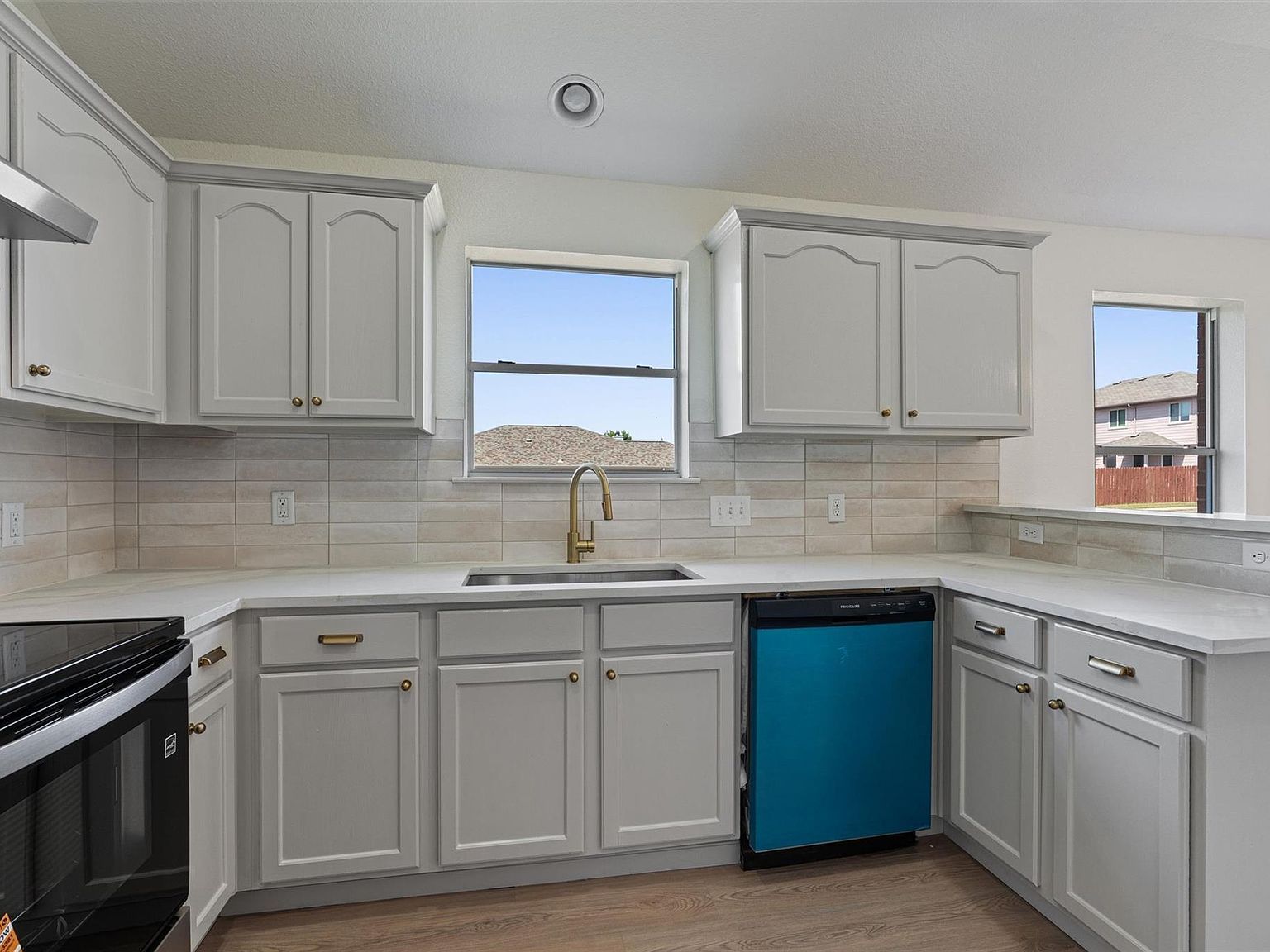 303 Precipice Way Georgetown, TX 78626 - Thumbnail 3