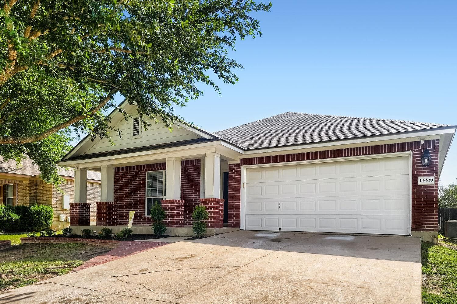 19009 Leigh Ln Pflugerville, TX 78660 - Thumbnail 3