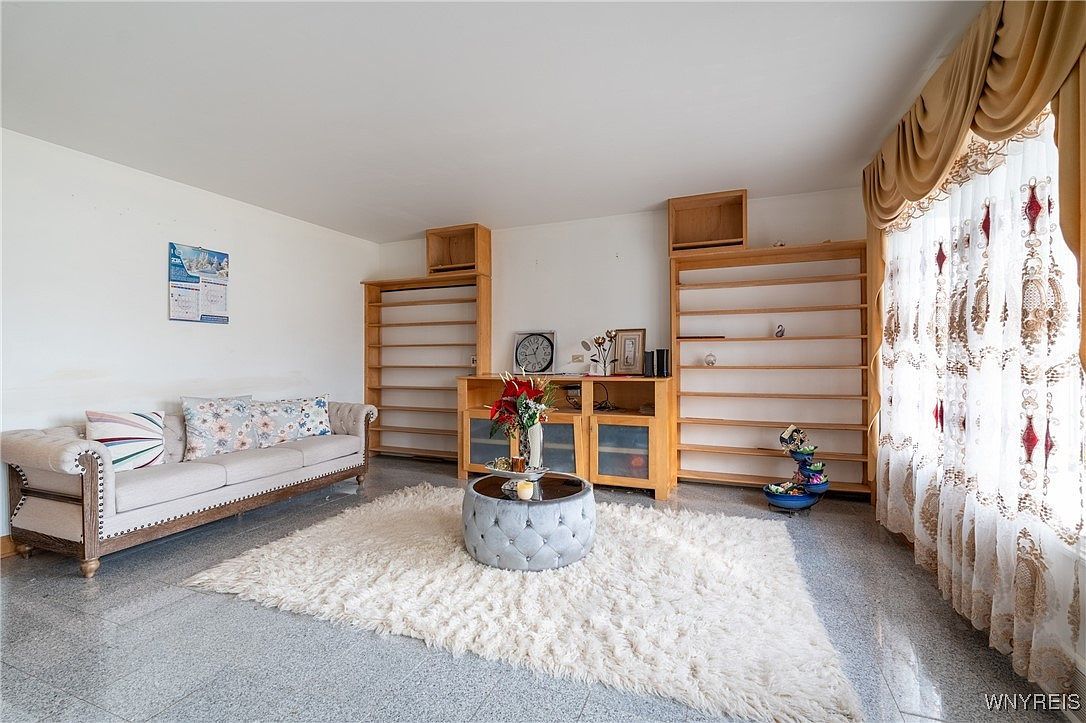 676 N Ellicott Creek Rd Amherst, NY 14228 - Thumbnail 3