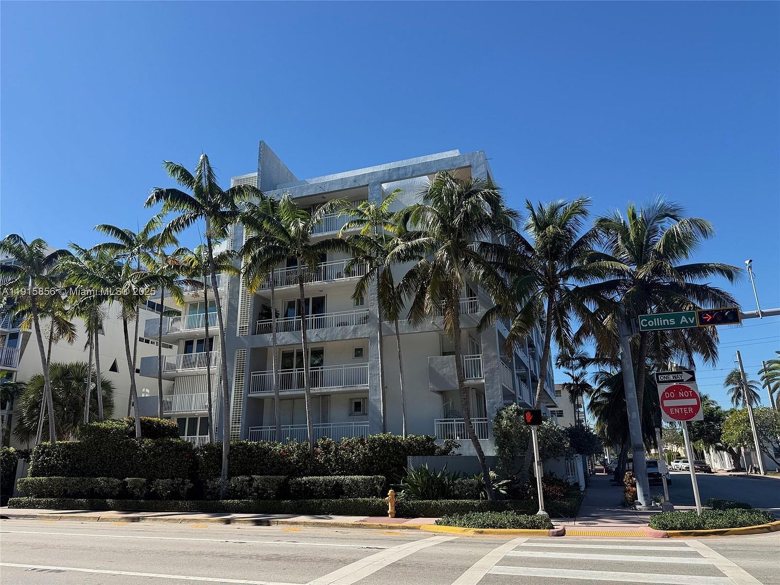 7832 Collins Ave APT 207 Miami Beach, FL 33141 - Thumbnail 3