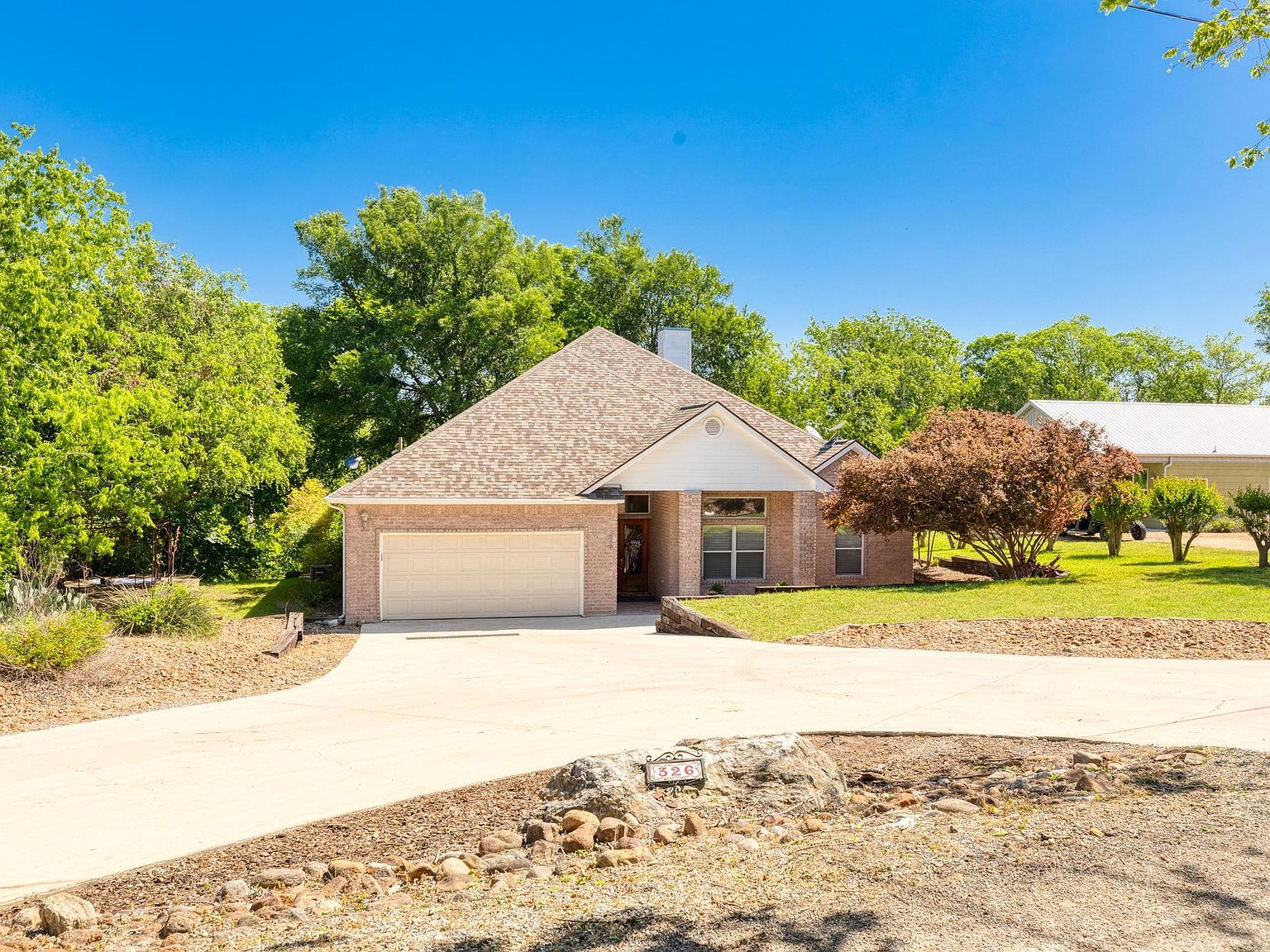 326 Red Bird Ln Kingsbury, TX 78638 - Thumbnail 3