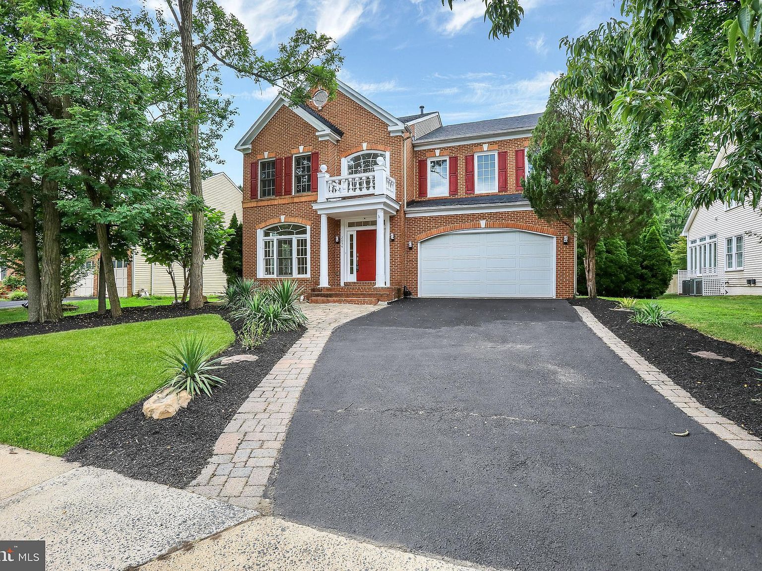 2054 Madrillon Rd Vienna, VA 22182 - Thumbnail 3