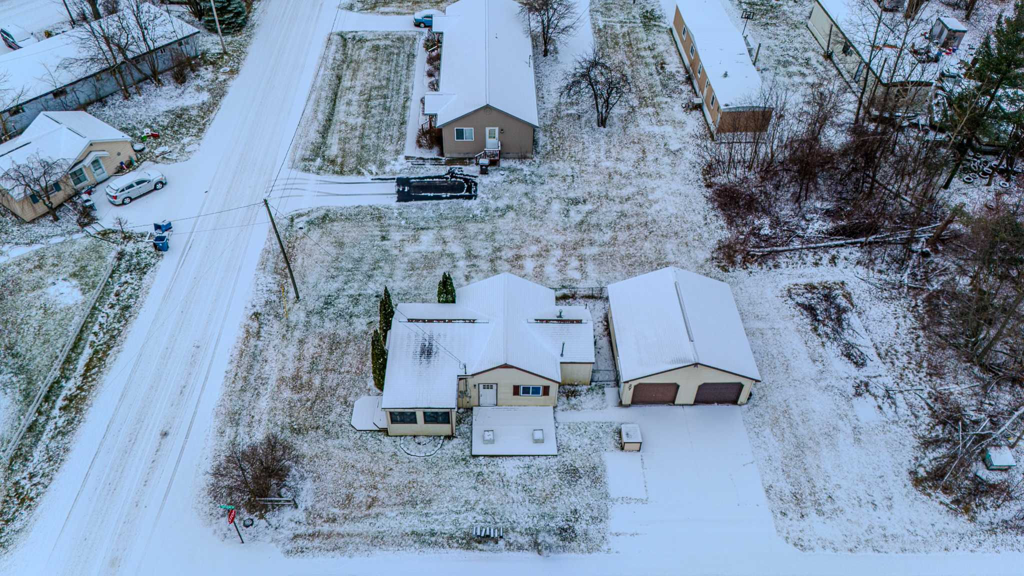 307 Village Avenue, Houghton Lake, MI, USA, 48629 - Thumbnail 3