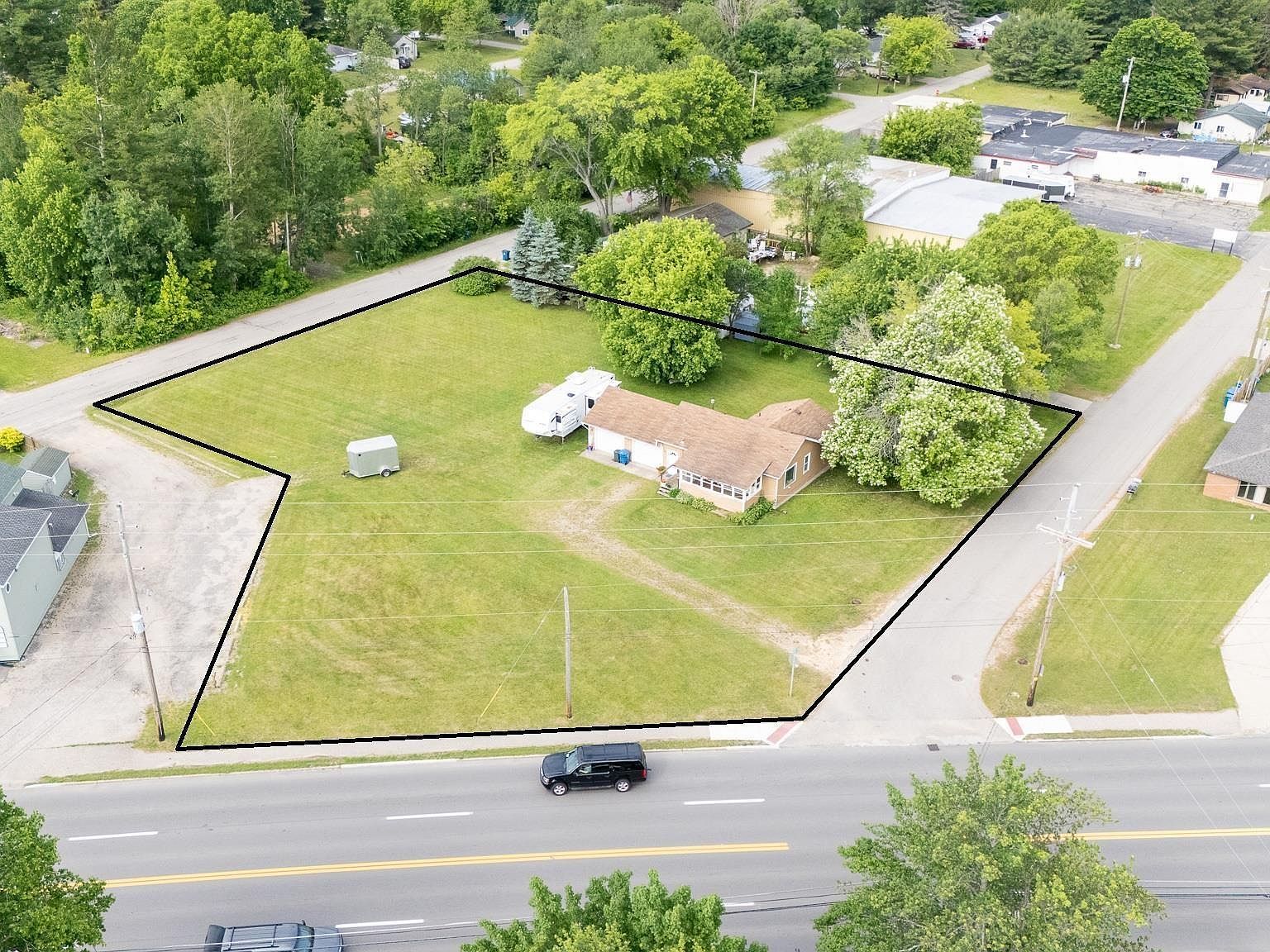 103 Beech St Houghton Lake, MI 48629 - Thumbnail 3