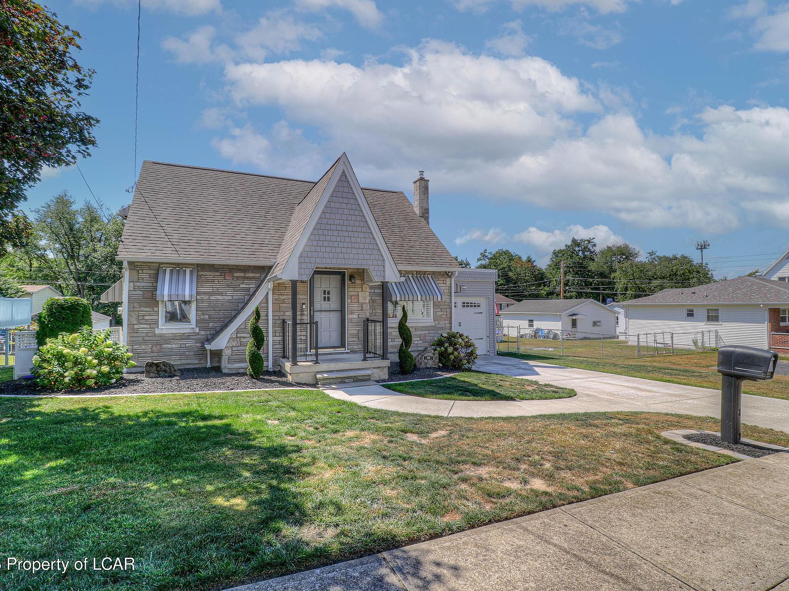 212 Elm St Dupont, PA 18641 - Thumbnail 3