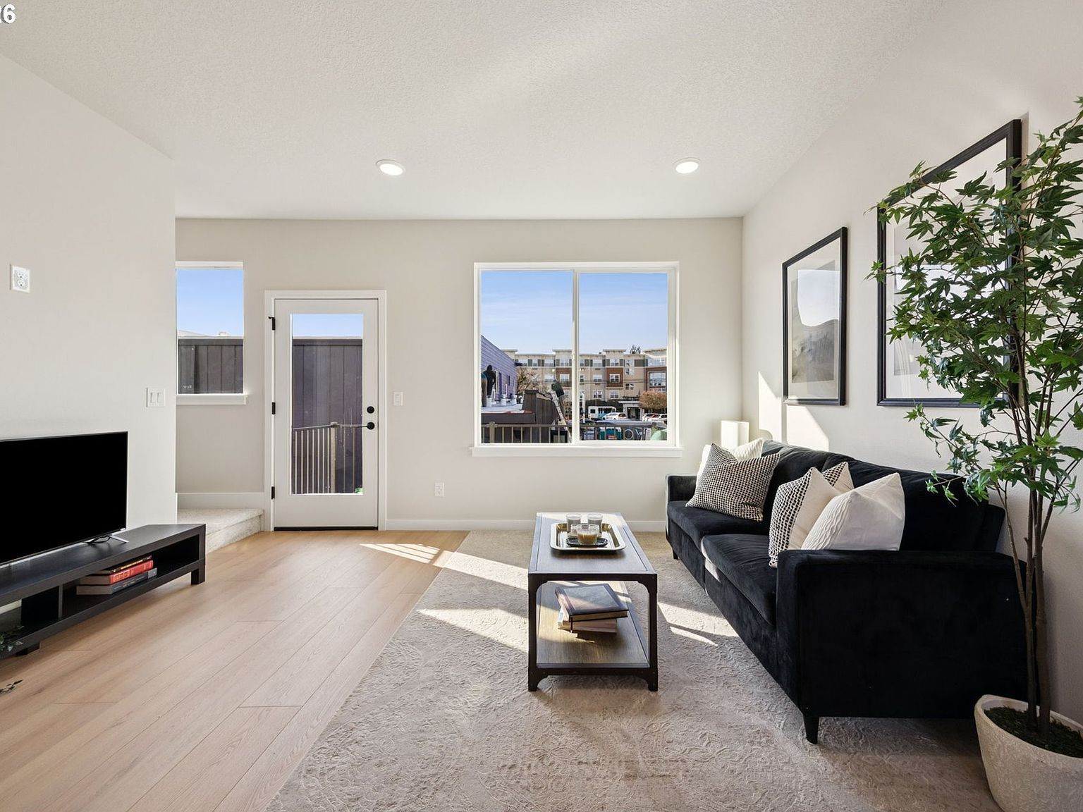 1729 SE Clatsop St Portland, OR 97202 - Thumbnail 3