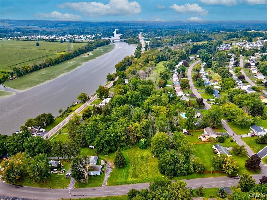 8115 Dexter Pkwy Baldwinsville, NY 13027 - Thumbnail 3