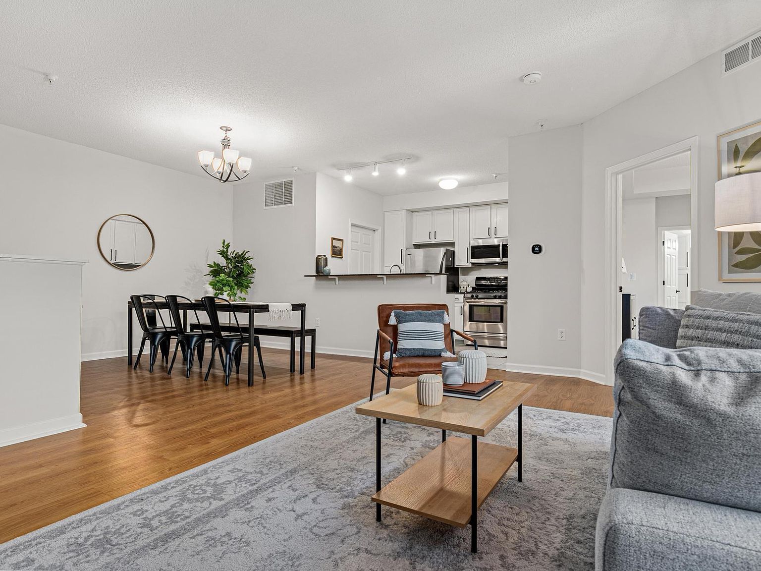 2566 Ellis Ave APT 103 Saint Paul, MN 55114 - Thumbnail 3