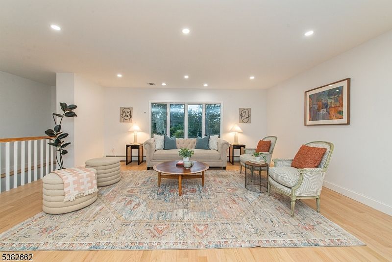 409 Washington St Carlstadt, NJ 07072 - Thumbnail 3