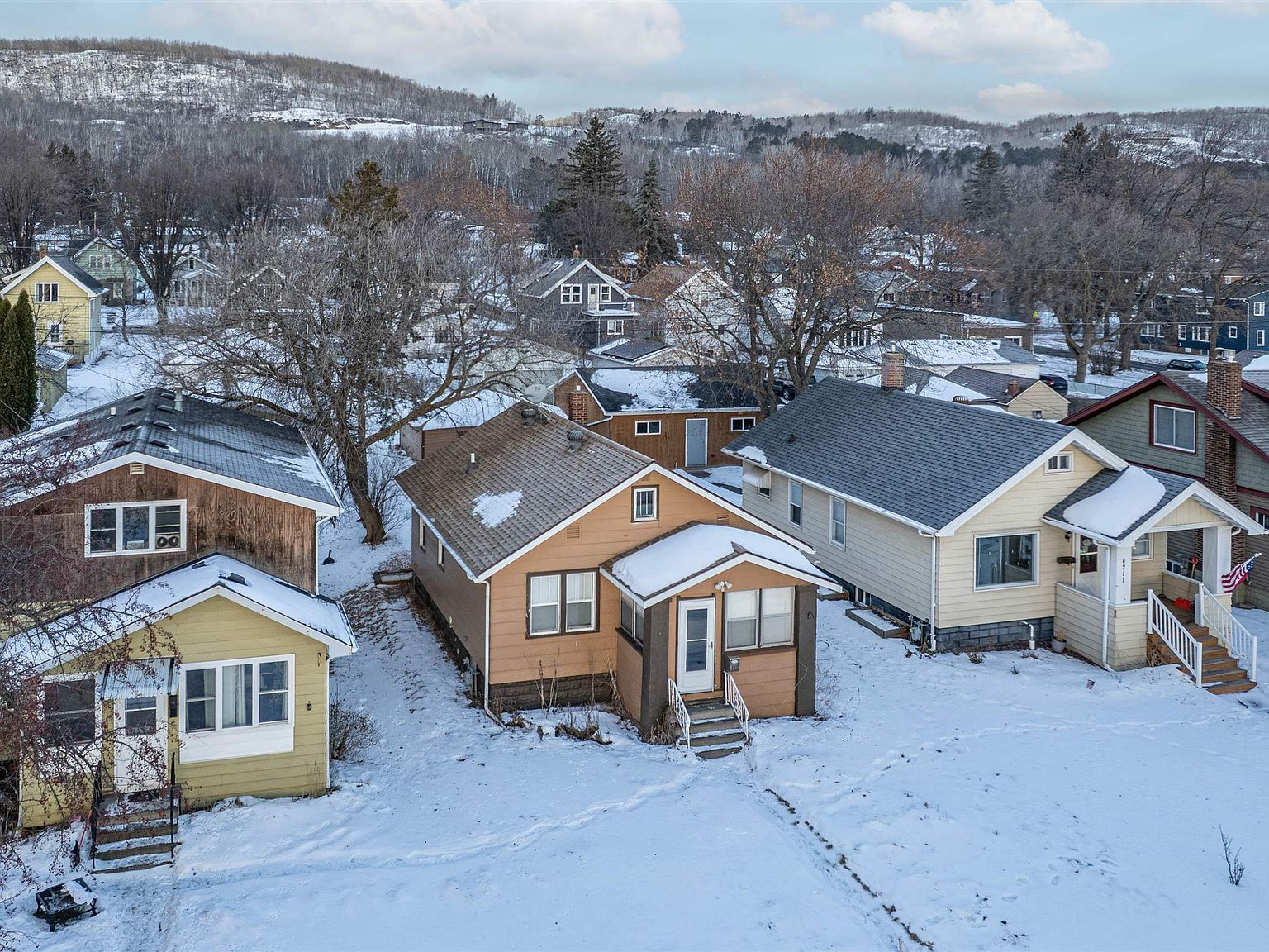 4217 W 7th St Duluth, MN 55807 - Thumbnail 3