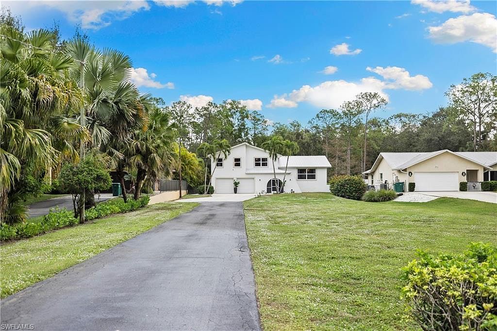 2720 68th St SW Naples, FL 34105 - Thumbnail 3