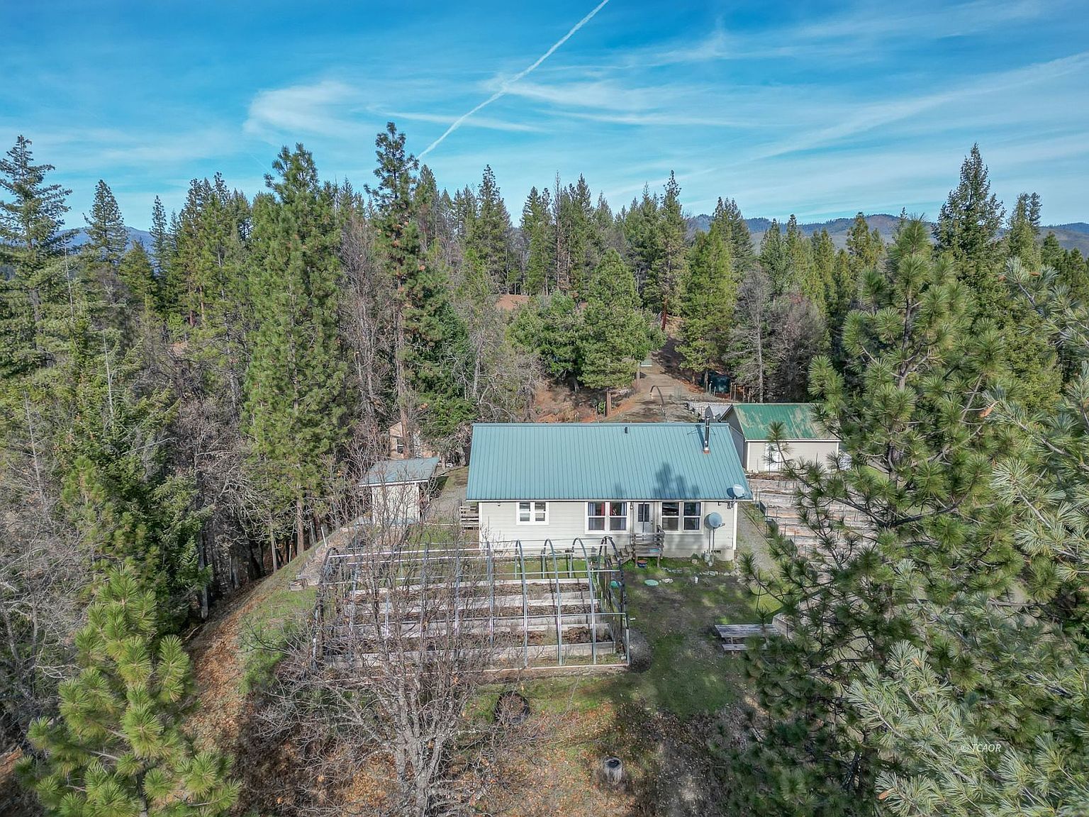 611 Dobbins Crk Hayfork, CA 96041 - Thumbnail 3