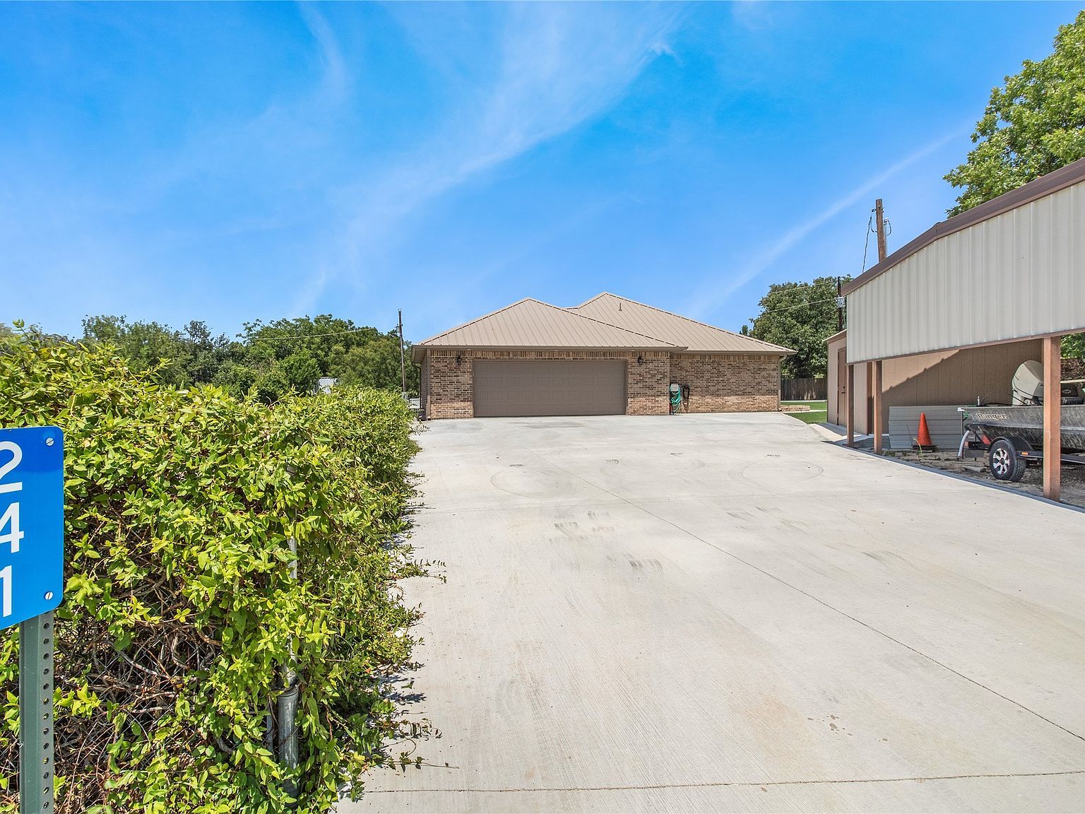 241 E Circle Dr Coleman, TX 76834 - Thumbnail 3