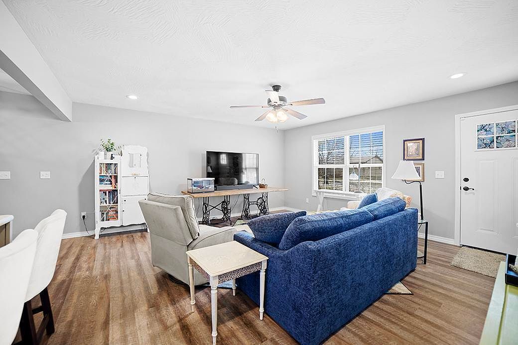 922 Shafer St Mount Vernon, MO 65712 - Thumbnail 3