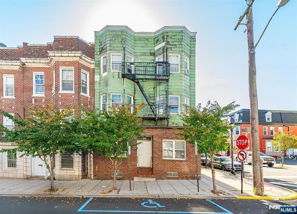 123 47th St Union City, NJ 07087 - Thumbnail 3