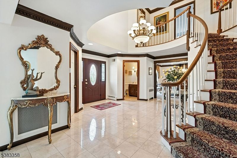 28 Battle Ridge Trl Totowa, NJ 07512 - Thumbnail 3