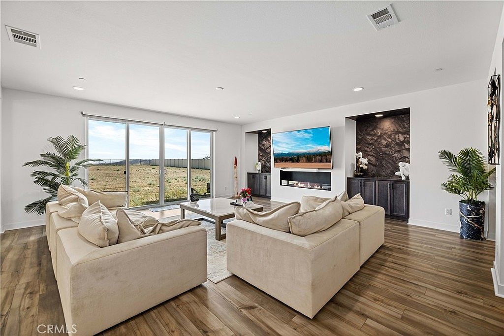 3743 Eliopulos Ranch Dr Palmdale, CA 93551 - Thumbnail 3