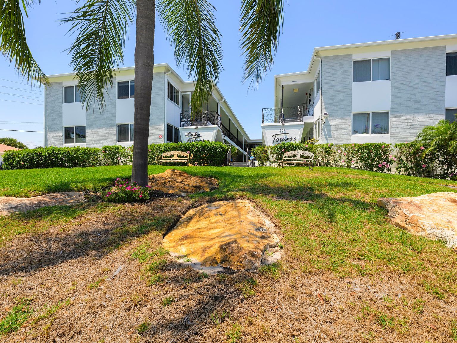 302 Lake Osborne Dr APT 4 Lake Worth, FL 33461 - Thumbnail 3