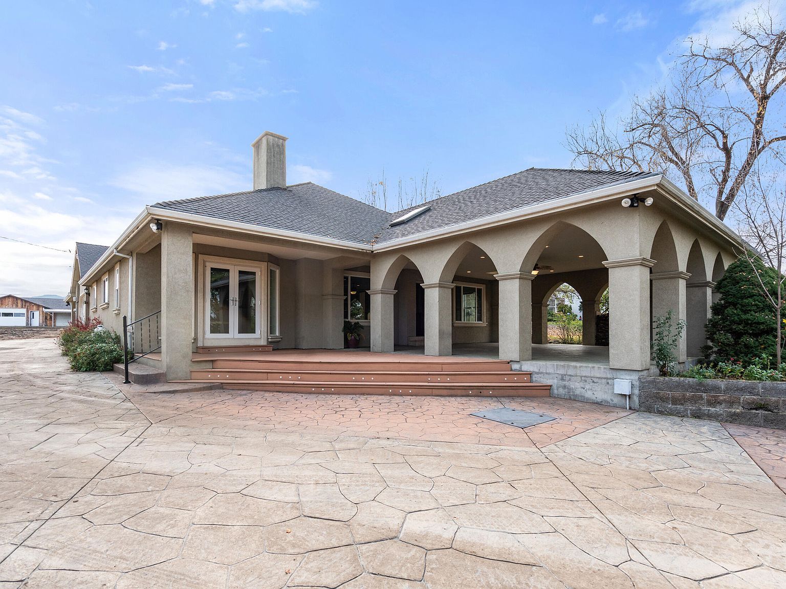 1924 Myers Ln Medford, OR 97501 - Thumbnail 3