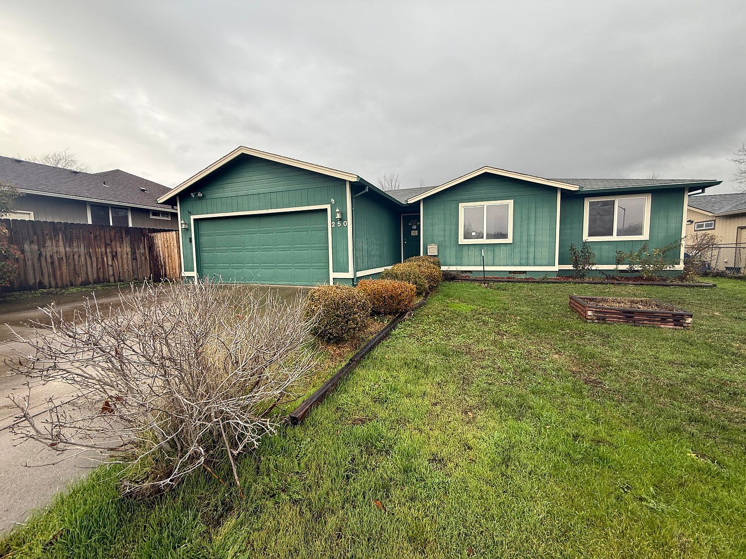 250 Tierra Cir Eagle Pt, OR 97524 - Thumbnail 3