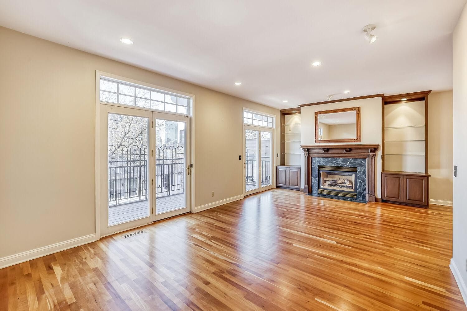 228 Ridgewood Ave Minneapolis, MN 55403 - Thumbnail 3