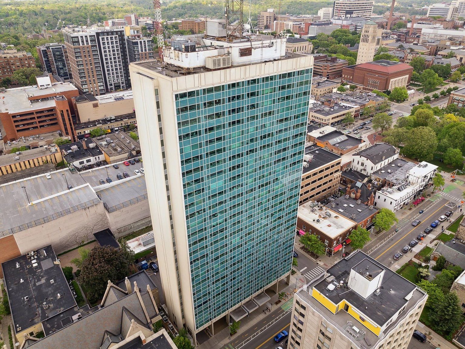 555 E William St APT 14A Ann Arbor, MI 48104 - Thumbnail 3