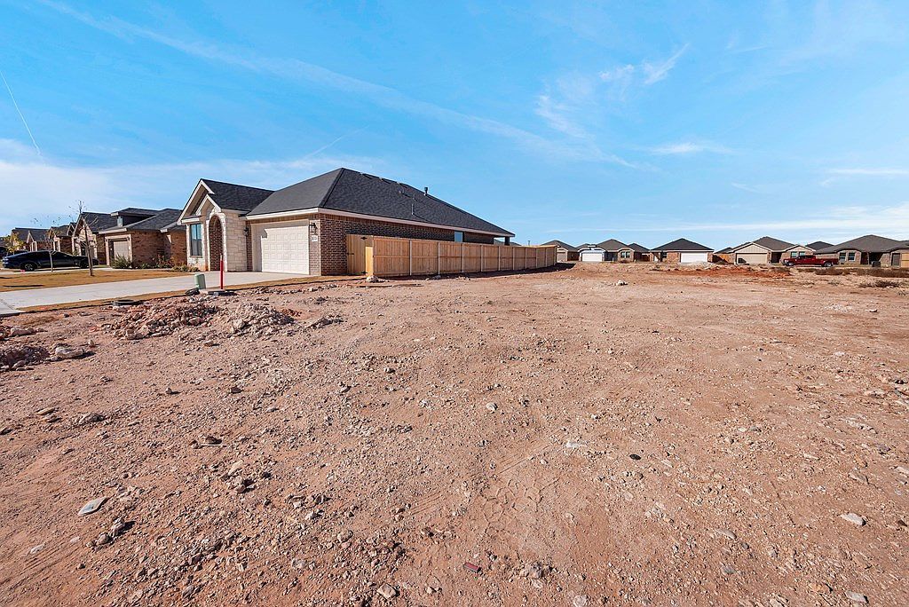 1325 Loess St Midland, TX 79705 - Thumbnail 3