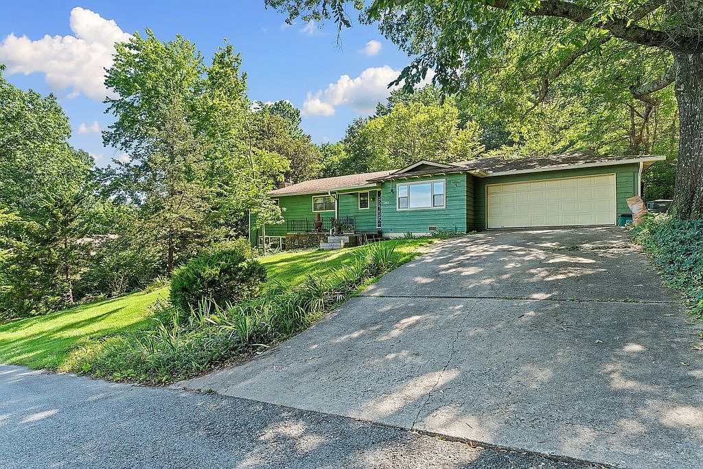 1982 N Greenview Dr Fayetteville, AR 72701 - Thumbnail 3