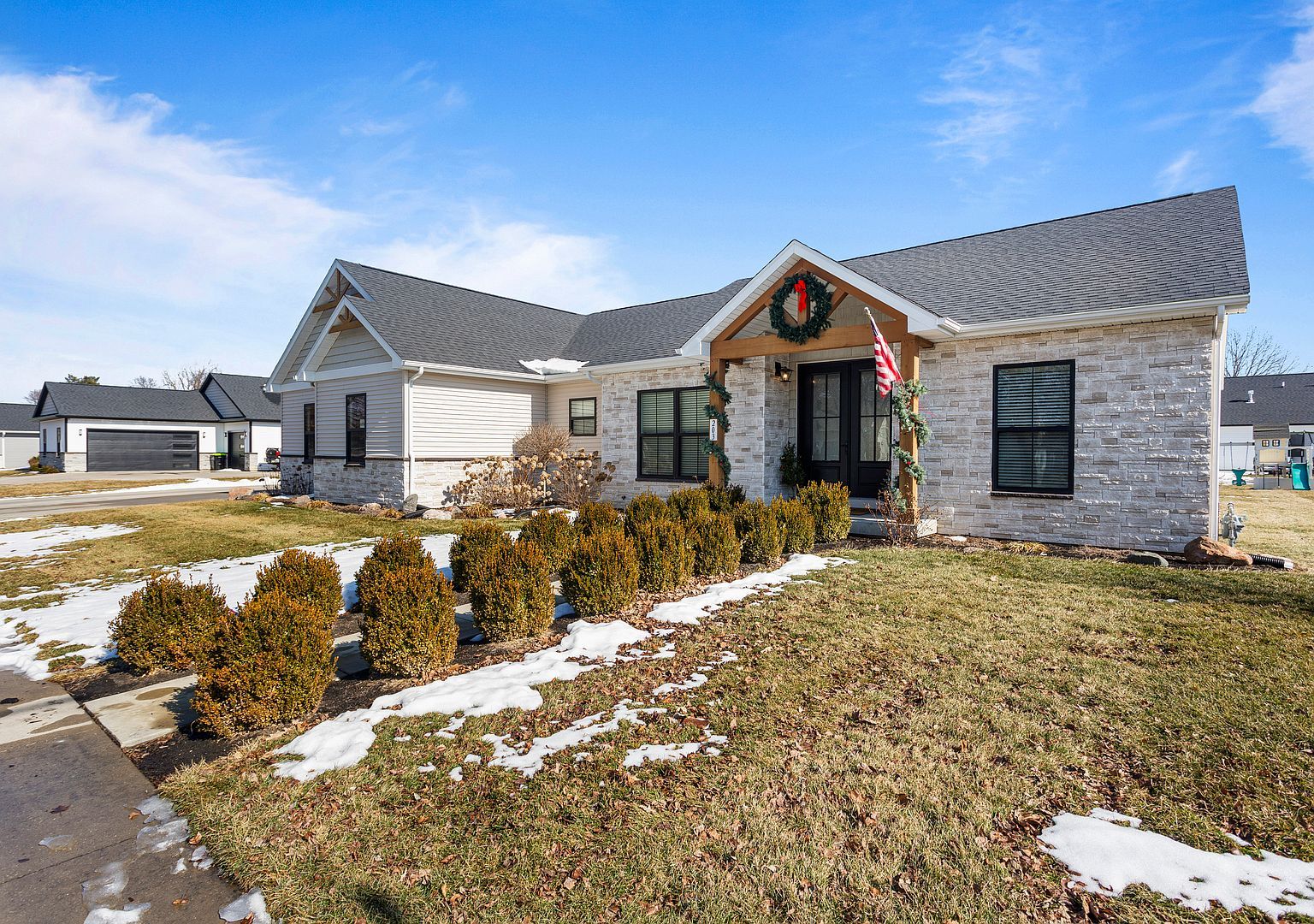 203 N Niles Ave Tuscola, IL 61953 - Thumbnail 3