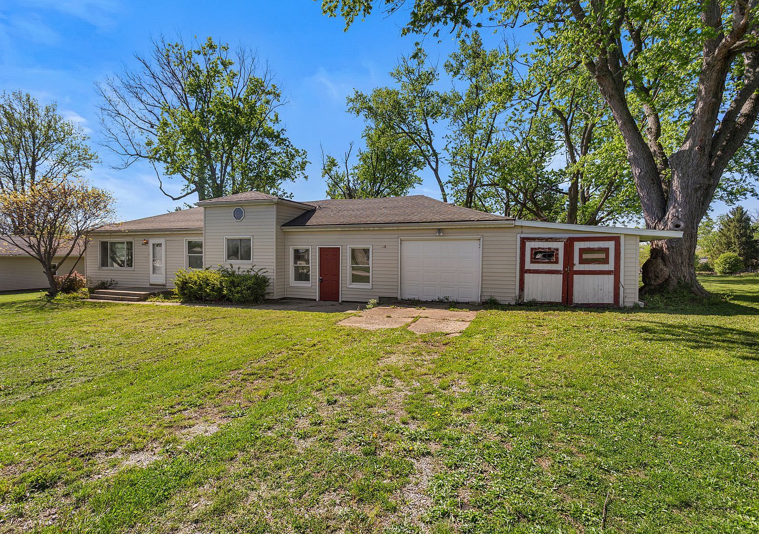 4931 E Glenwood Dr Decatur, IL 62521 - Thumbnail 3