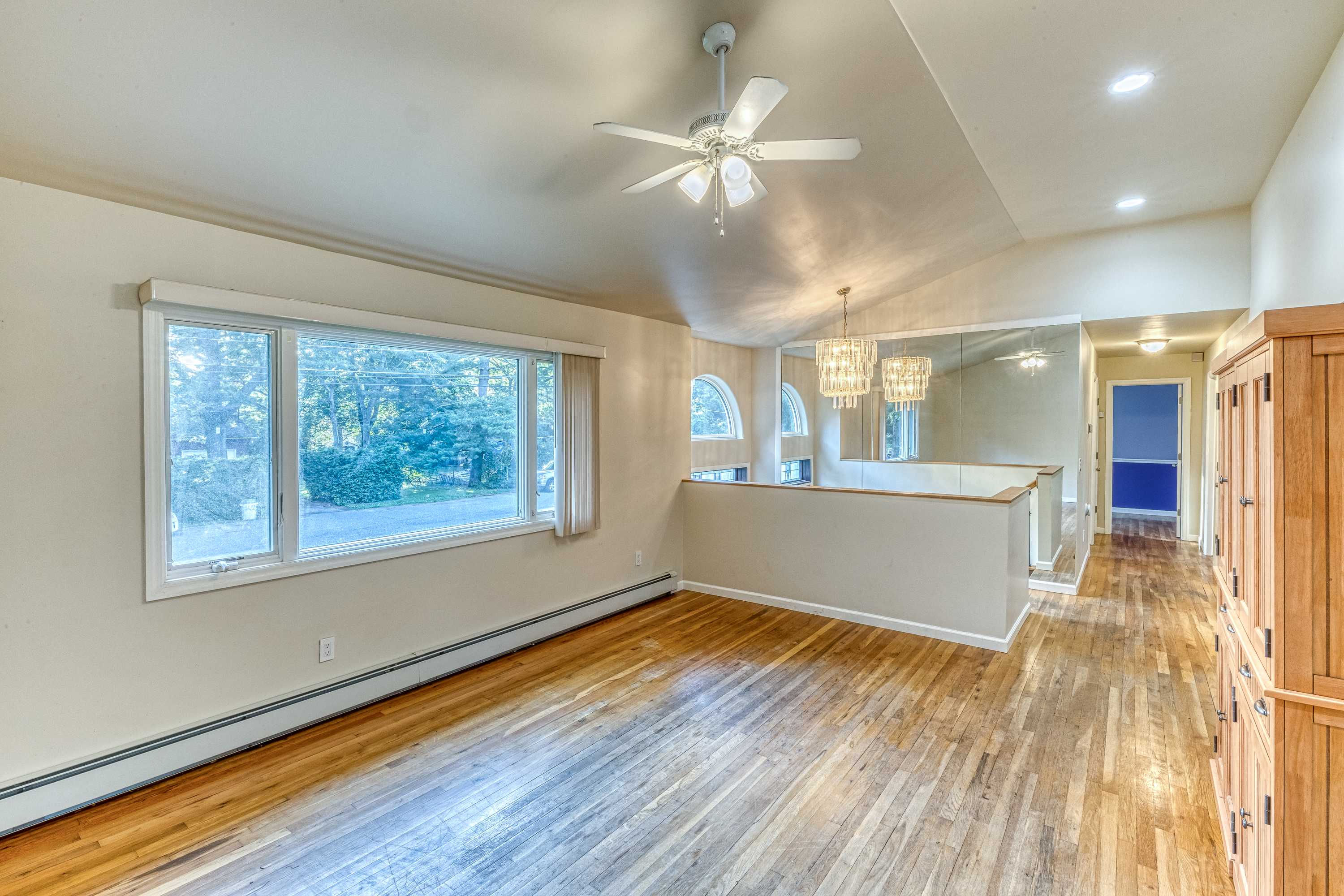 19 Newcomb Trail, Ridge, NY, USA, 11961 - Thumbnail 3