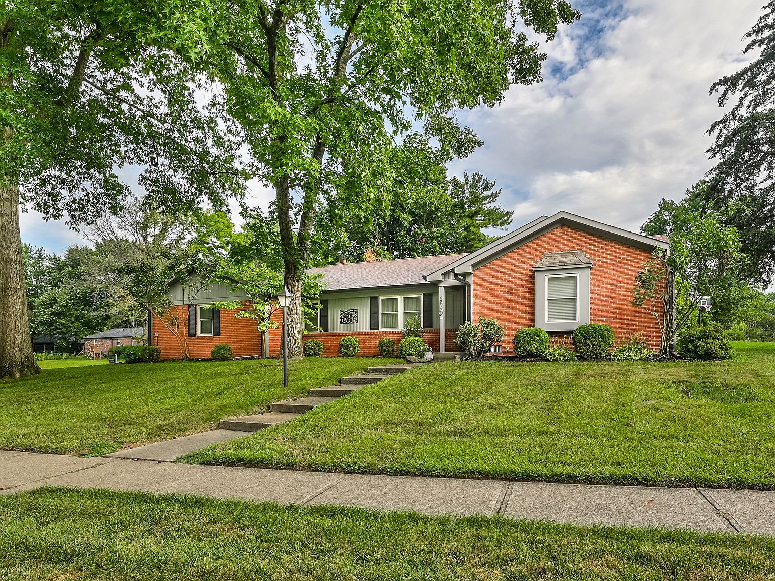 8840 Ellington Dr Indianapolis, IN 46234 - Thumbnail 3