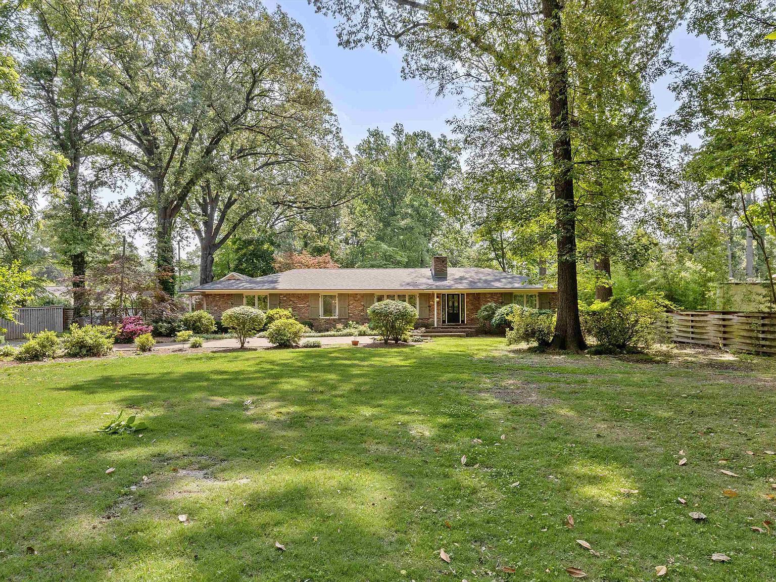 356 Waring Rd Memphis, TN 38117 - Thumbnail 3