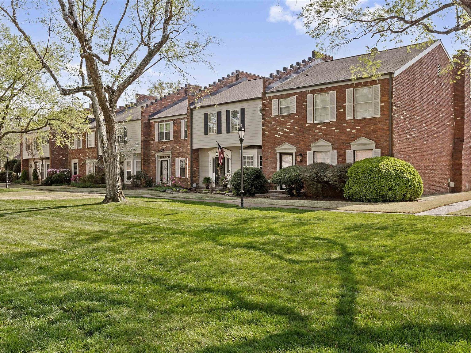 1834 Hunters Creek Dr Germantown, TN 38138 - Thumbnail 3