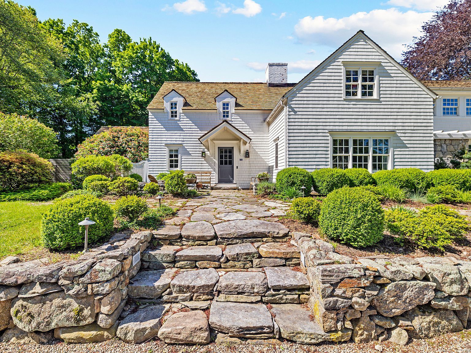 6 Over Rock Ln Westport, CT 06880 - Thumbnail 3