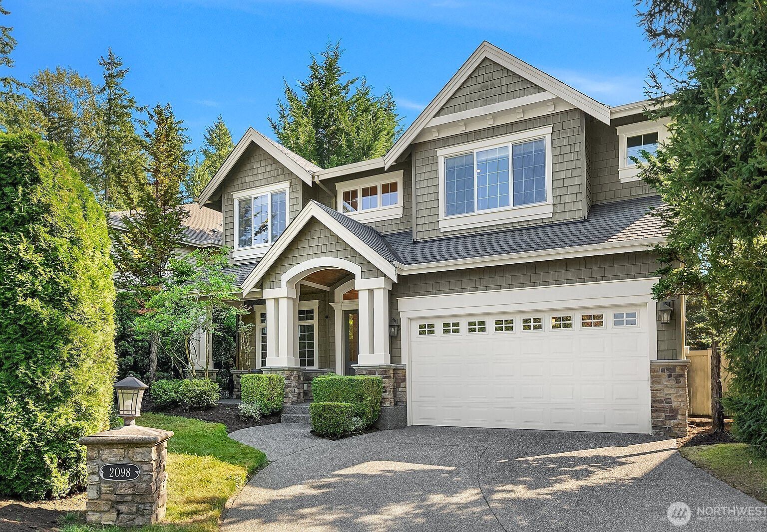 2098 211th Pl SE Sammamish, WA 98075 - Thumbnail 3
