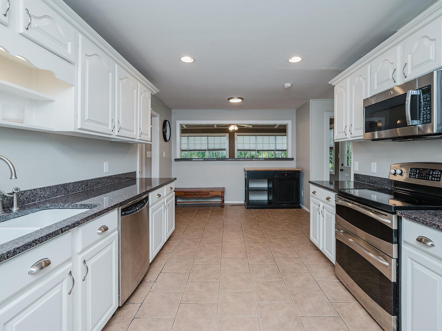 1858 Tall Timbers Dr Birmingham, AL 35226 - Thumbnail 3