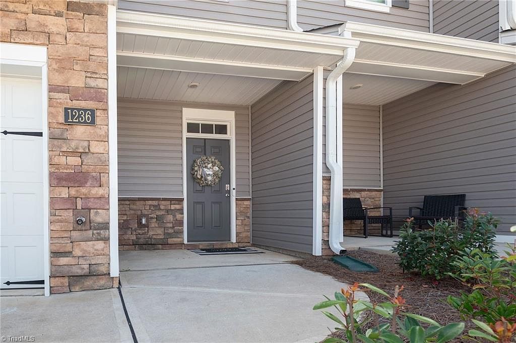 1236 Evelynnview Ln Kernersville, NC 27284 - Thumbnail 3