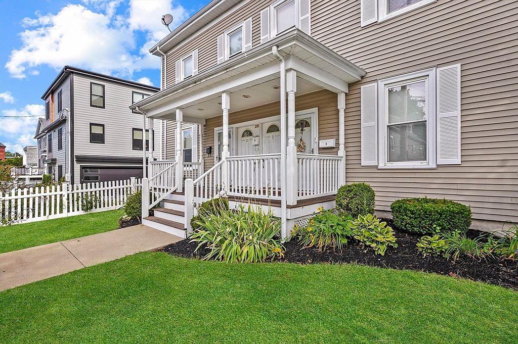 28 Robbins St APT 2 Waltham, MA 02453 - Thumbnail 3