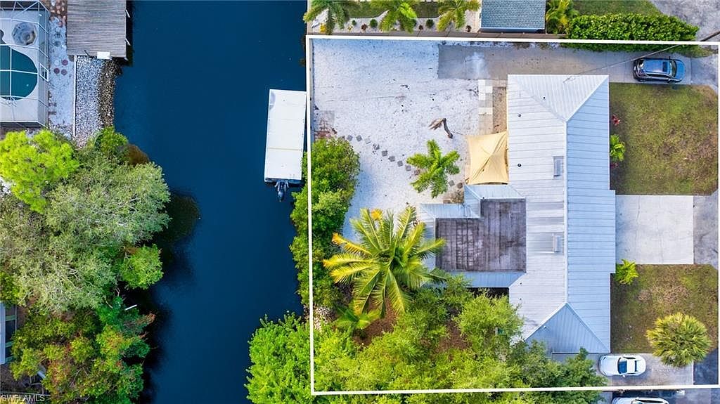 2772 Riverview Dr Naples, FL 34112 - Thumbnail 3