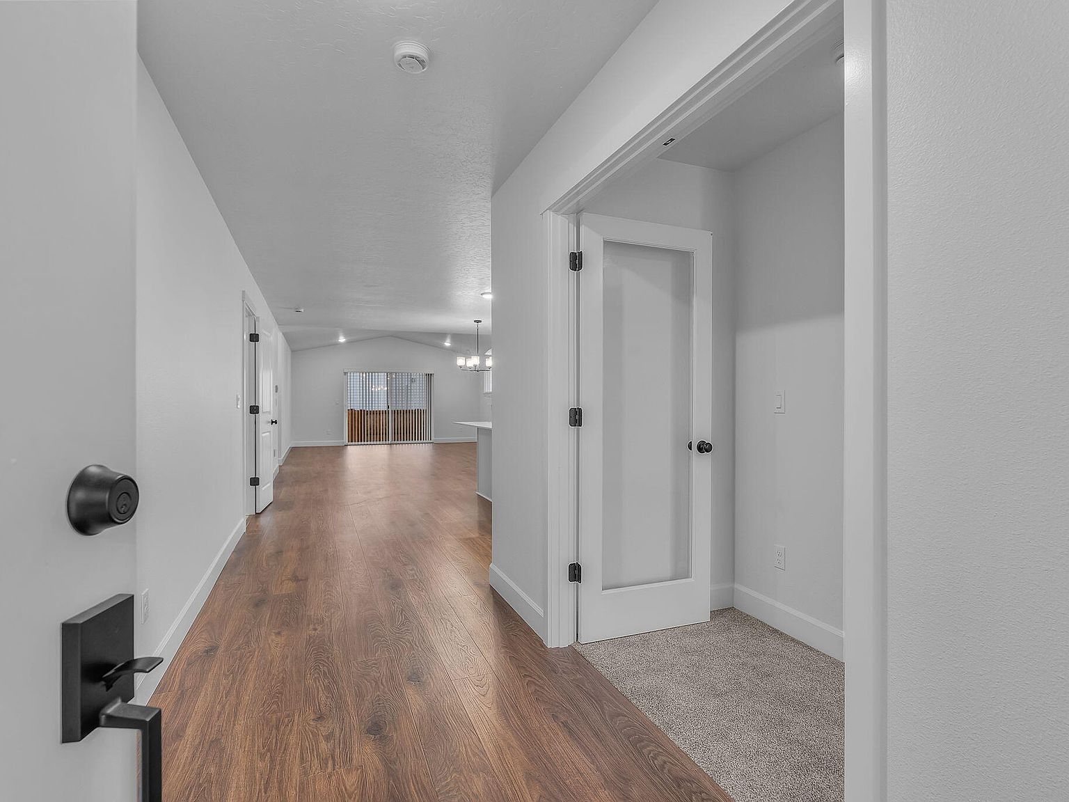 1062 NW Walnut Ave Redmond, OR 97756 - Thumbnail 3