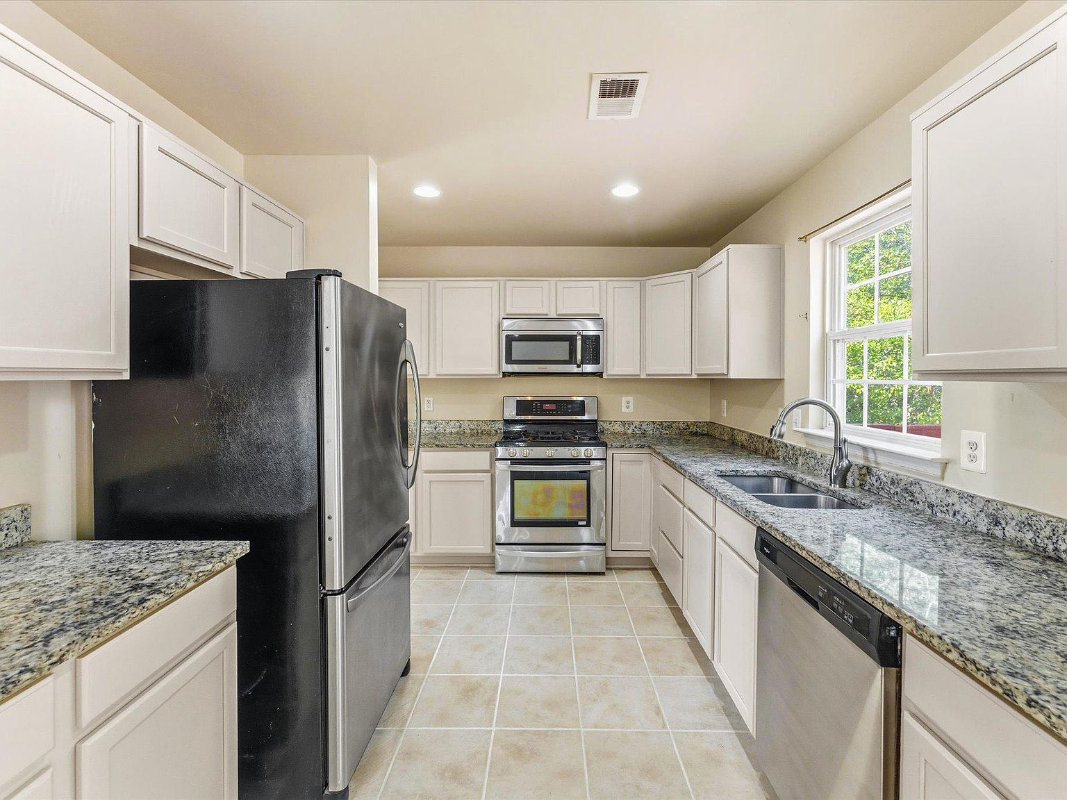 3068 Pony Ridge Turn Dumfries, VA 22026 - Thumbnail 3