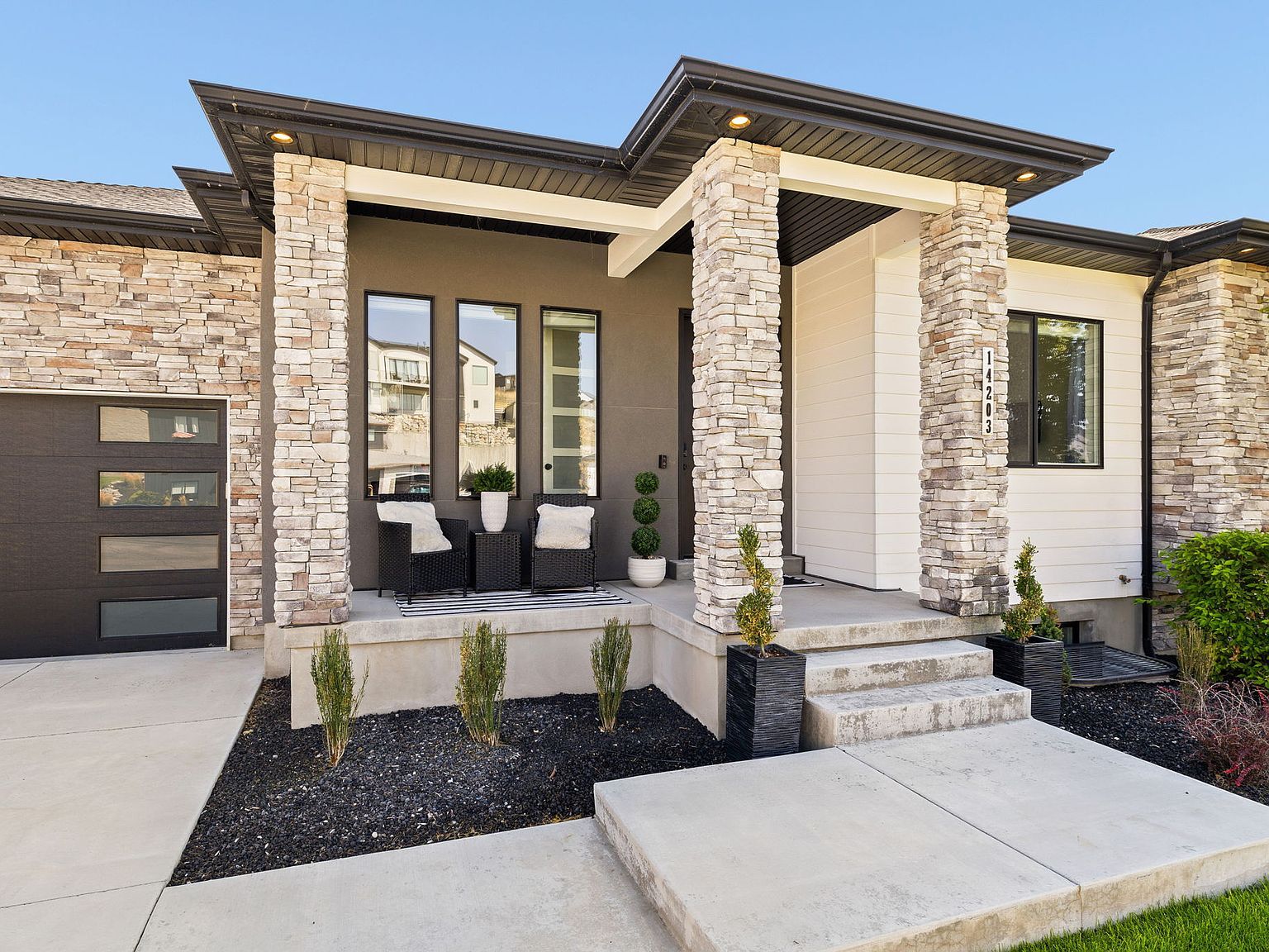 14203 S Brook Heights Cir W Herriman, UT 84096 - Thumbnail 3